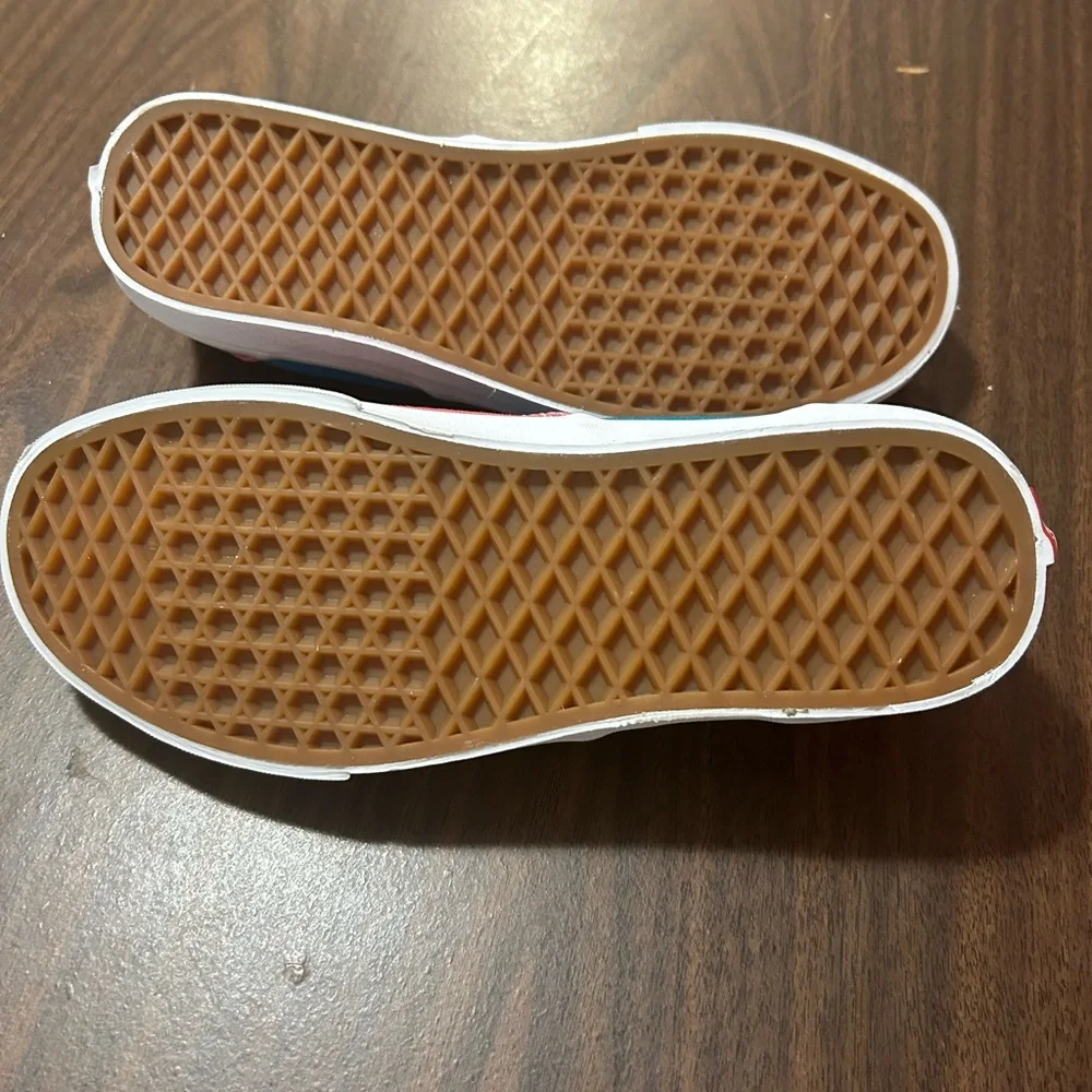 Vans - Picture 4 of 5